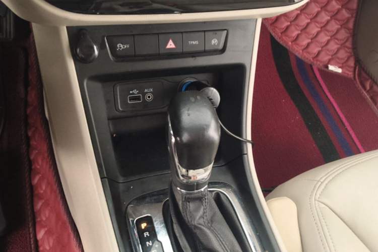 Used Roewe 360 2015 20T TST Deluxe Edition Gear Lever