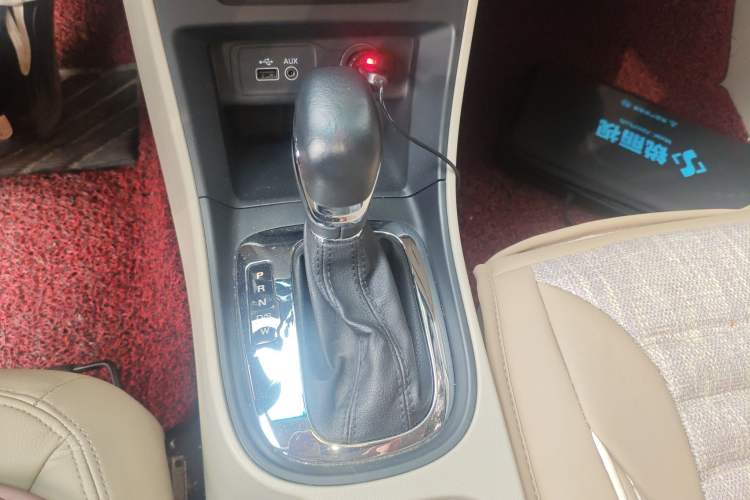 Used Roewe 360 2015 1.5L Automatic Luxury Edition Gear Lever
