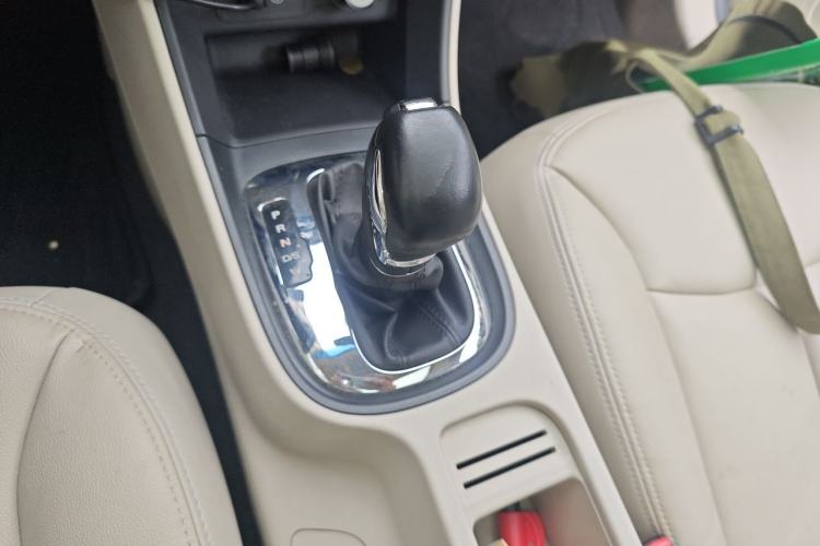 Used Roewe 360 2015 20T TST Deluxe Edition Gear Lever