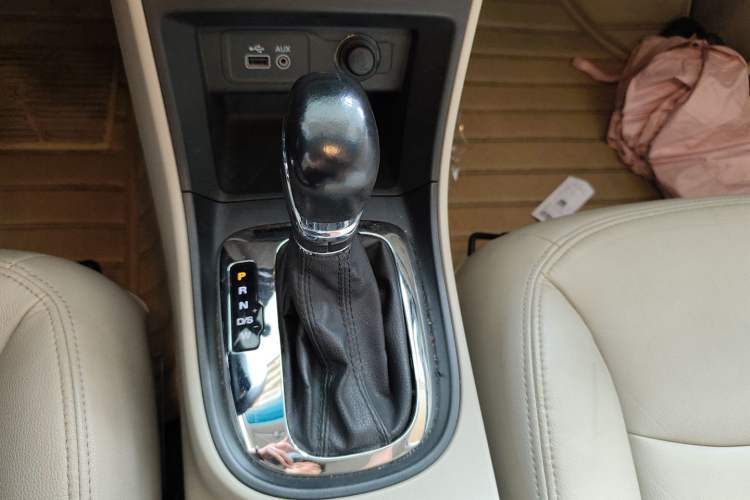 Used Roewe 360 2015 1.5L Automatic Luxury Edition Gear Lever