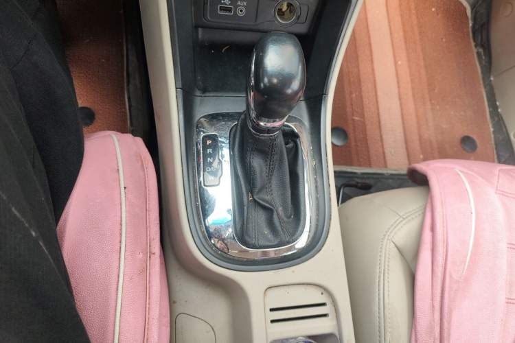 Used Roewe 360 2015 1.5L Automatic Luxury Edition Gear Lever