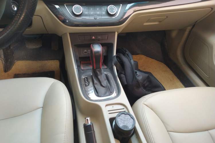 Used Roewe 360 2015 1.5L Automatic Luxury Edition Gear Lever
