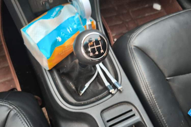 Used Roewe 360 2015 1.5L Manual Luxury Edition Gear Lever