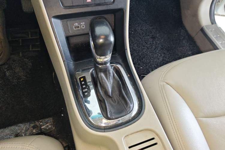 Used Roewe 360 2015 1.5L Automatic Luxury Edition Gear Lever
