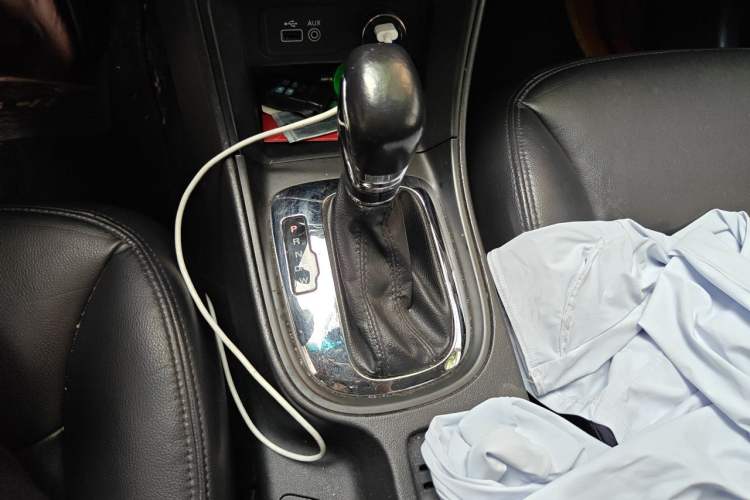 Used Roewe 360 2015 1.5L Automatic Luxury Edition Gear Lever