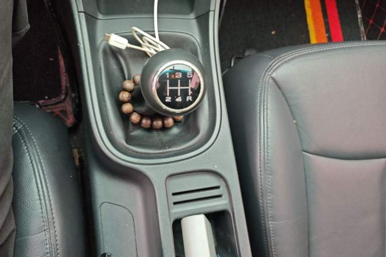 Used Roewe 360 2015 1.5L Manual Luxury Edition Gear Lever