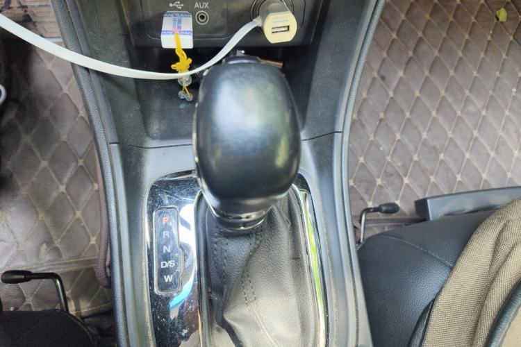 Used Roewe 360 2015 1.5L Automatic Luxury Edition Gear Lever