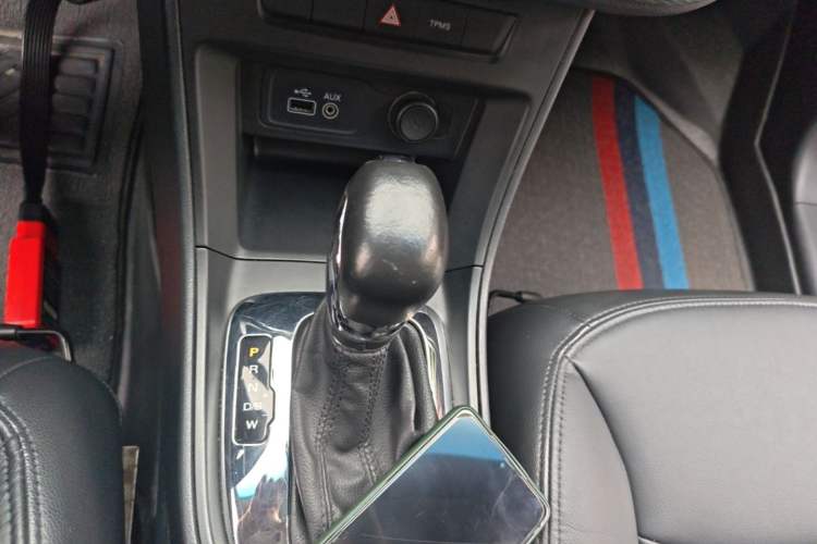 Used Roewe 360 2015 1.5L Automatic Luxury Edition Gear Lever