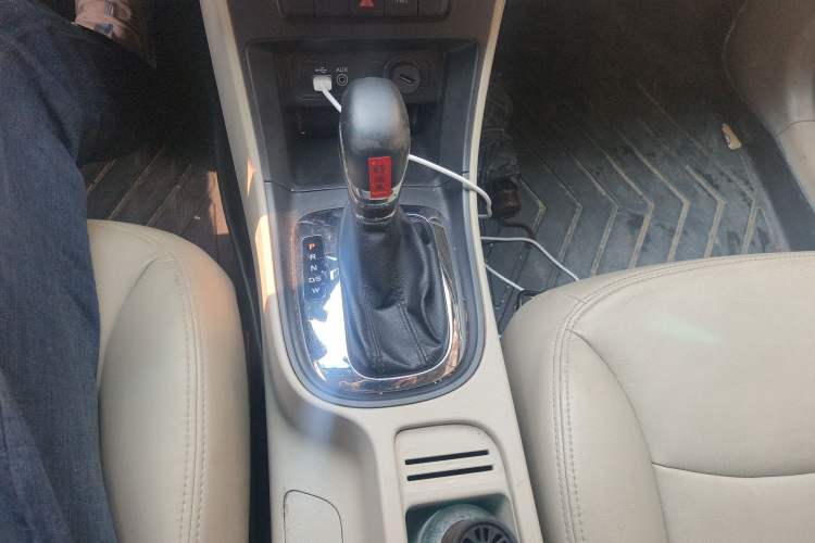 Used Roewe 360 2015 1.5L Automatic Luxury Edition Gear Lever
