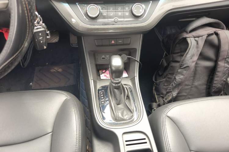 Used Roewe 360 2015 1.5L Automatic Luxury Edition Gear Lever