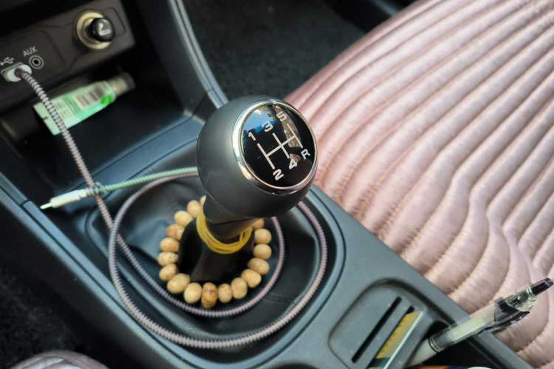 Used Roewe 360 2015 1.5L Manual Luxury Edition Gear Lever