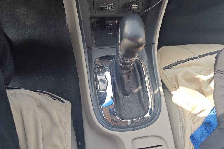 Used Roewe 360 2015 1.5L Automatic Luxury Edition Gear Lever