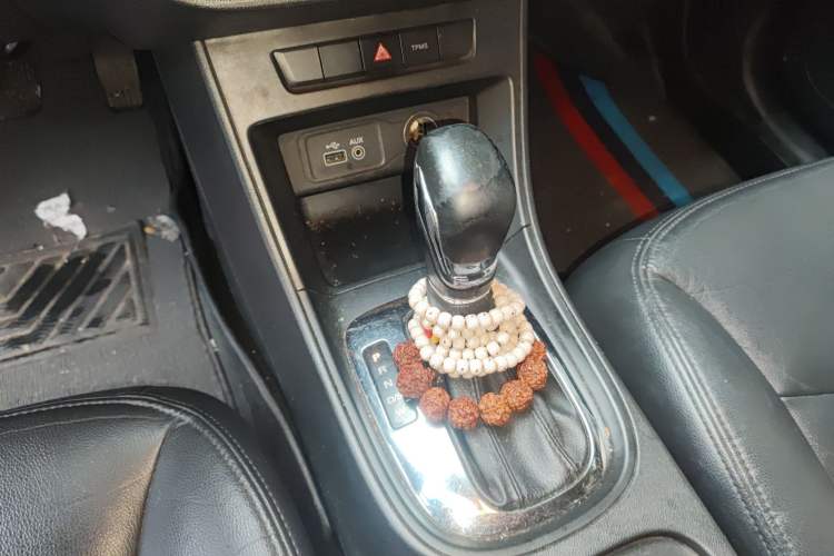 Used Roewe 360 2015 1.5L Automatic Luxury Edition Gear Lever