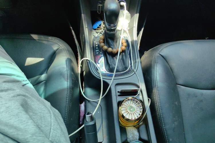 Used Roewe 360 2015 20T TST Deluxe Edition Gear Lever