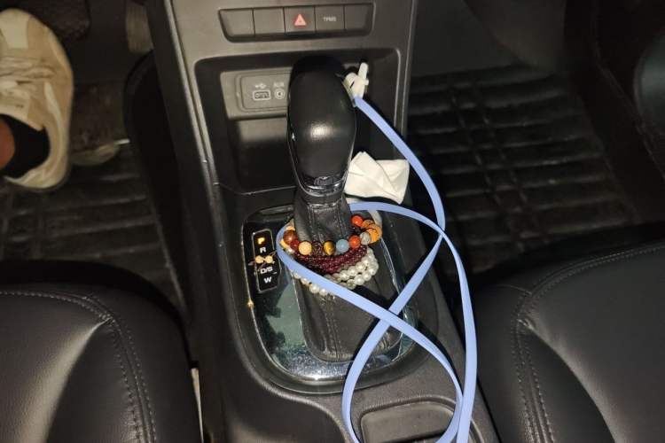 Used Roewe 360 2015 1.5L Automatic Luxury Edition Gear Lever