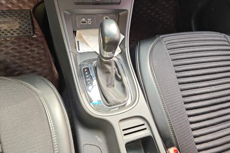 Used Roewe 360 2015 1.5L Automatic Luxury Edition Gear Lever