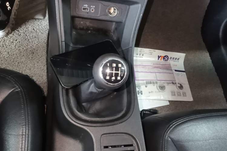 Used Roewe 360 2015 1.5L Manual Luxury Edition Gear Lever