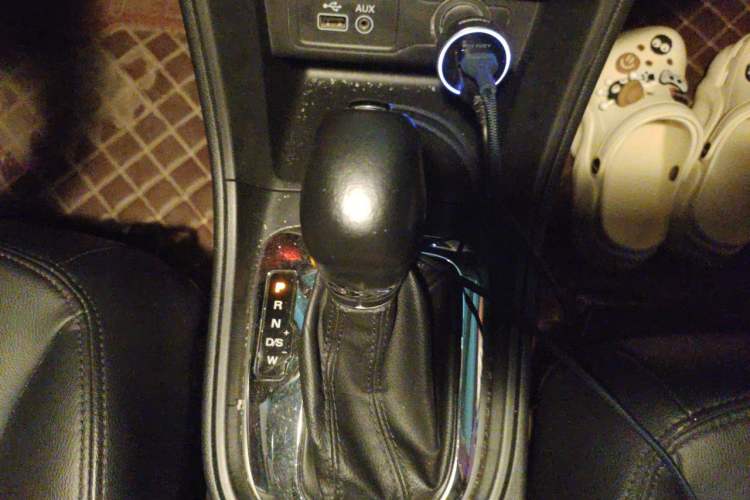 Used Roewe 360 2015 1.5L Automatic Luxury Edition Gear Lever