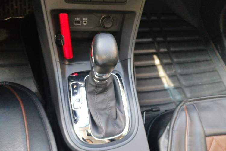 Used Roewe 360 2015 1.5L Automatic Luxury Edition Gear Lever