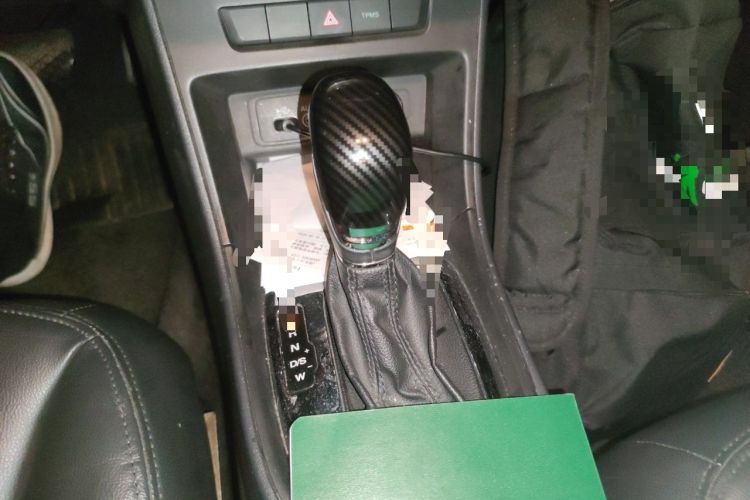 Used Roewe 360 2015 1.5L Automatic Luxury Edition Gear Lever