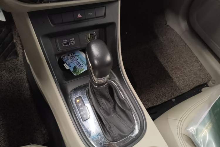 Used Roewe 360 2015 1.5L Automatic Luxury Edition Gear Lever
