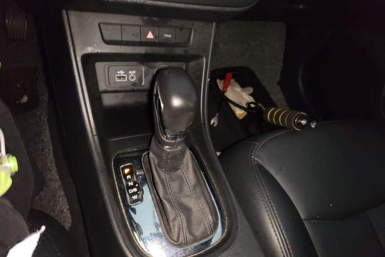 Used Roewe 360 2015 1.5L Automatic Luxury Edition Gear Lever