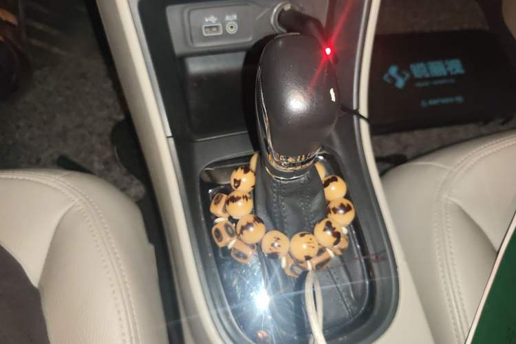 Used Roewe 360 2015 1.5L Automatic Luxury Edition Gear Lever
