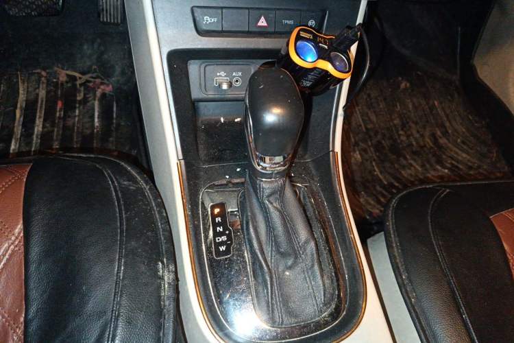 Used Roewe 360 2015 20T TST Deluxe Edition Gear Lever