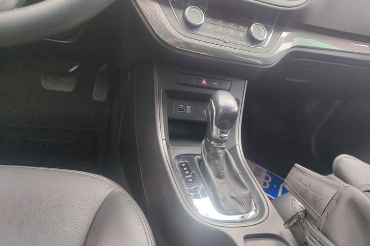 Used Roewe 360 2015 1.5L Automatic Luxury Edition Gear Lever