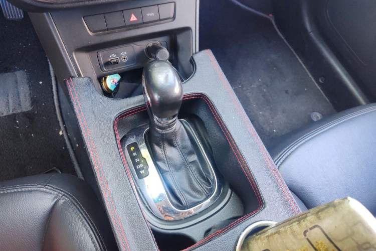 Used Roewe 360 2015 1.5L Automatic Luxury Edition Gear Lever