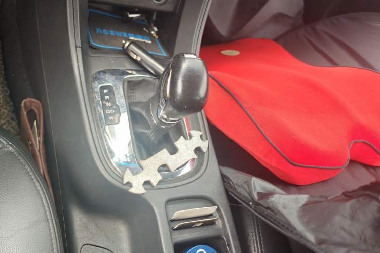 Used Roewe 360 2015 1.5L Automatic Luxury Edition Gear Lever