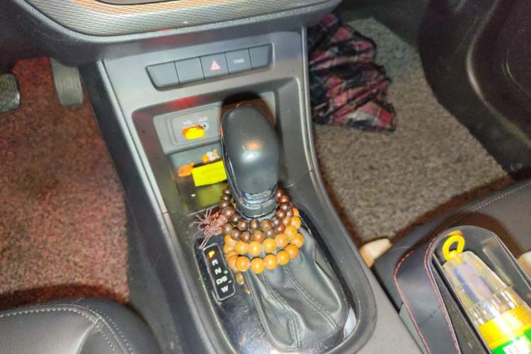 Used Roewe 360 2015 1.5L Automatic Luxury Edition Gear Lever