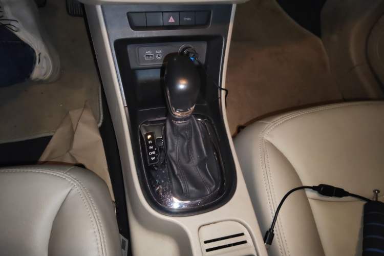 Used Roewe 360 2015 1.5L Automatic Luxury Edition Gear Lever
