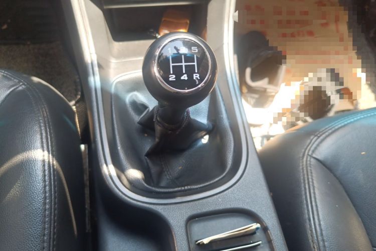 Used Roewe 360 2015 1.5L Manual Luxury Edition Gear Lever