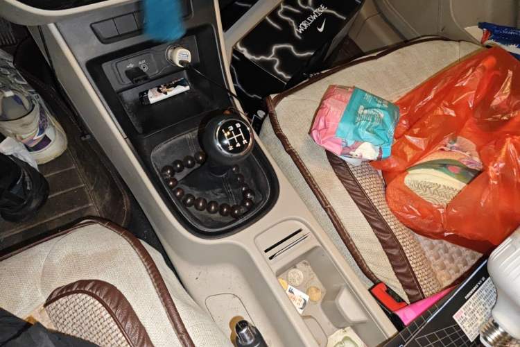 Used Roewe 360 2015 1.5L Manual Luxury Edition Gear Lever
