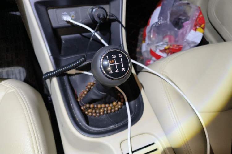 Used Roewe 360 2015 1.5L Manual Luxury Edition Gear Lever