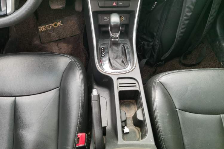 Used Roewe 360 2015 1.5L Automatic Luxury Edition Gear Lever
