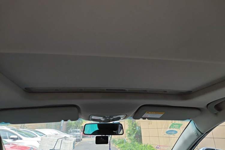Used Roewe 360 2015 20T TST Deluxe Edition Headliner