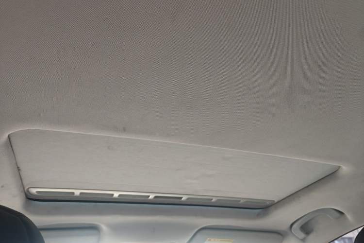 Used Roewe 360 2015 20T TST Deluxe Edition Headliner