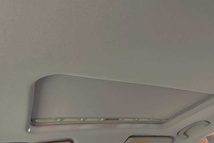 Used Roewe 360 2015 1.5L Automatic Luxury Edition Headliner
