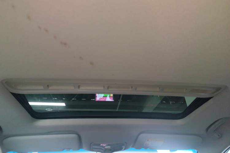 Used Roewe 360 2015 1.5L Automatic Luxury Edition Headliner