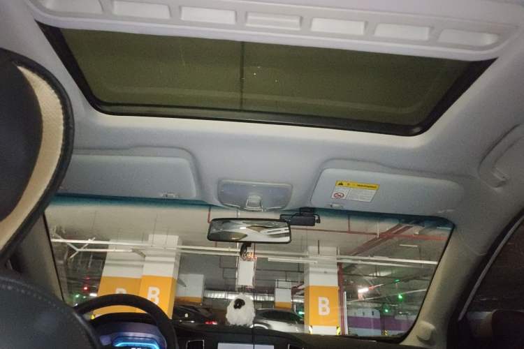 Used Roewe 360 2015 1.5L Automatic Luxury Edition Headliner