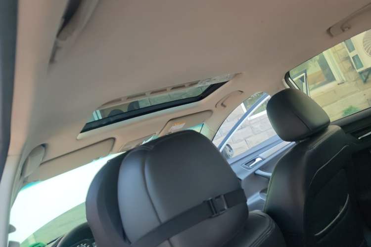 Used Roewe 360 2015 1.5L Automatic Luxury Edition Headliner