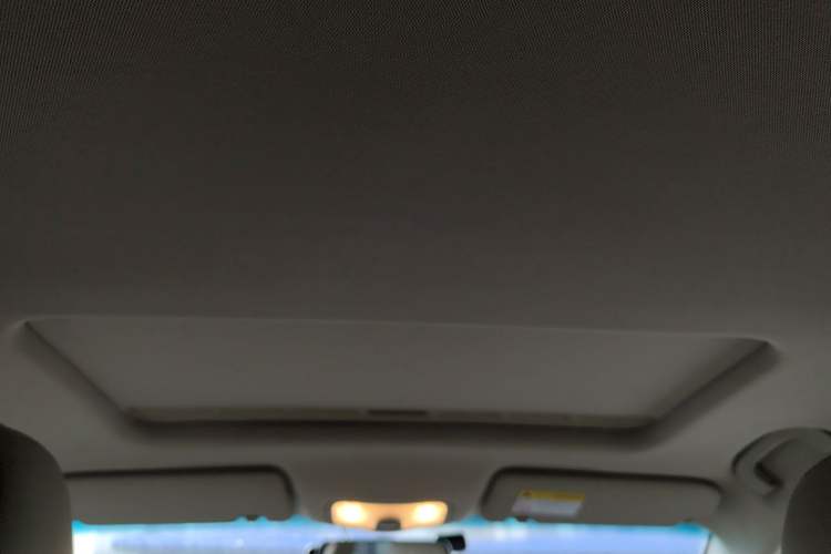 Used Roewe 360 2015 1.5L Automatic Luxury Edition Headliner