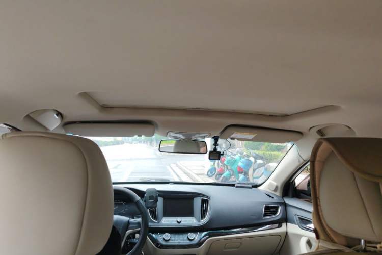 Used Roewe 360 2015 1.5L Automatic Luxury Edition Headliner