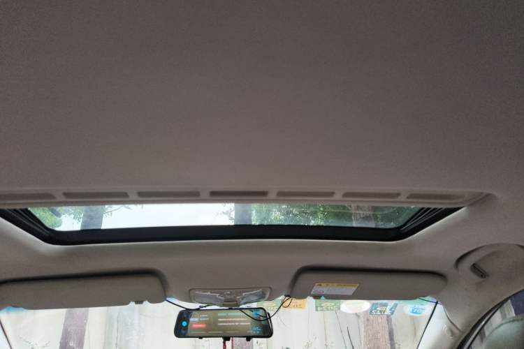 Used Roewe 360 2015 1.5L Automatic Luxury Edition Headliner