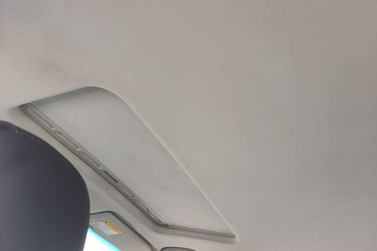 Used Roewe 360 2015 1.5L Automatic Luxury Edition Headliner