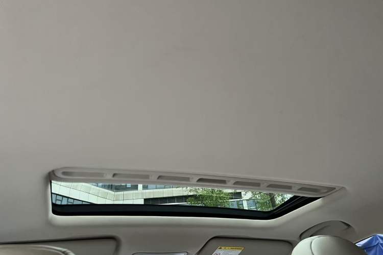Used Roewe 360 2015 1.5L Manual Luxury Edition Headliner