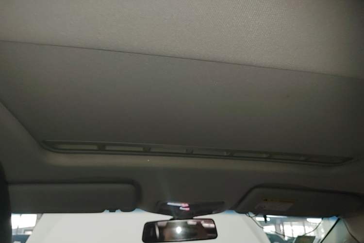 Used Roewe 360 2015 20T TST Deluxe Edition Headliner