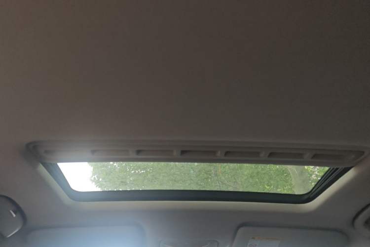Used Roewe 360 2015 1.5L Manual Luxury Edition Headliner
